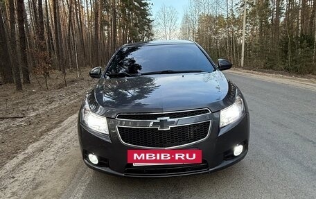 Chevrolet Cruze II, 2010 год, 640 000 рублей, 6 фотография