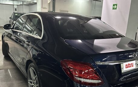 Mercedes-Benz E-Класс, 2019 год, 2 750 000 рублей, 9 фотография