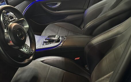 Mercedes-Benz E-Класс, 2019 год, 2 750 000 рублей, 13 фотография