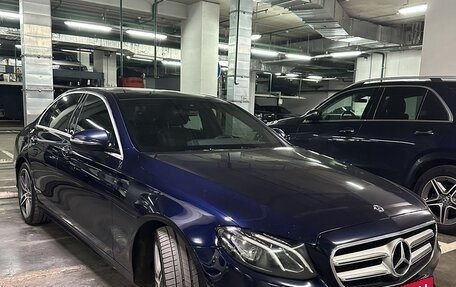 Mercedes-Benz E-Класс, 2019 год, 2 750 000 рублей, 4 фотография