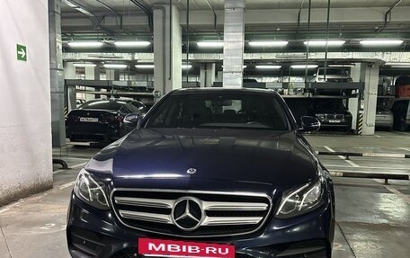 Mercedes-Benz E-Класс, 2019 год, 2 750 000 рублей, 3 фотография