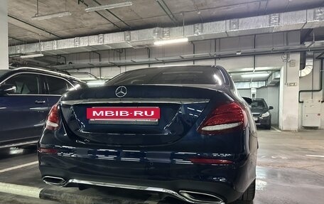 Mercedes-Benz E-Класс, 2019 год, 2 750 000 рублей, 7 фотография