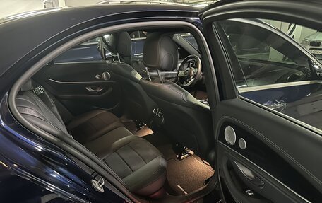 Mercedes-Benz E-Класс, 2019 год, 2 750 000 рублей, 23 фотография