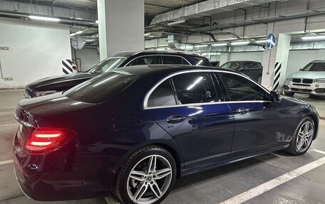 Mercedes-Benz E-Класс, 2019 год, 2 750 000 рублей, 22 фотография
