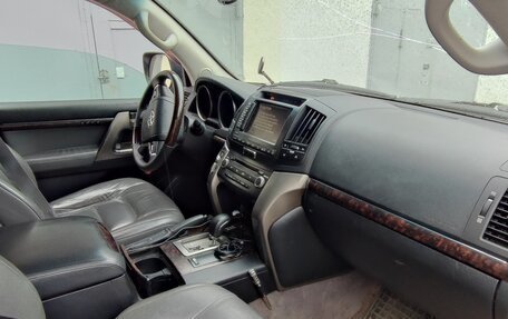 Toyota Land Cruiser 200, 2008 год, 2 400 000 рублей, 6 фотография