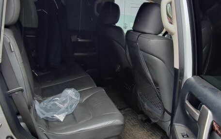 Toyota Land Cruiser 200, 2008 год, 2 400 000 рублей, 7 фотография