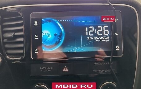 Mitsubishi Outlander III рестайлинг 3, 2018 год, 2 650 000 рублей, 9 фотография