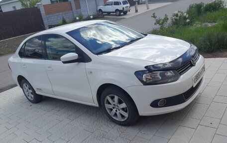 Volkswagen Polo VI (EU Market), 2013 год, 730 000 рублей, 2 фотография