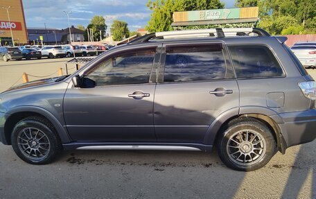 Mitsubishi Outlander III рестайлинг 3, 2007 год, 700 000 рублей, 2 фотография