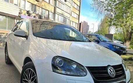 Volkswagen Jetta VI, 2010 год, 740 000 рублей, 1 фотография