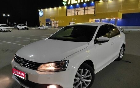 Volkswagen Jetta VI, 2012 год, 880 000 рублей, 1 фотография