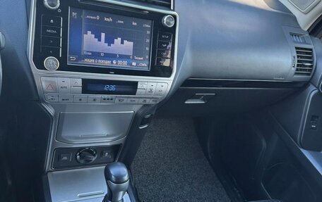 Toyota Land Cruiser Prado 150 рестайлинг 2, 2019 год, 5 000 000 рублей, 3 фотография