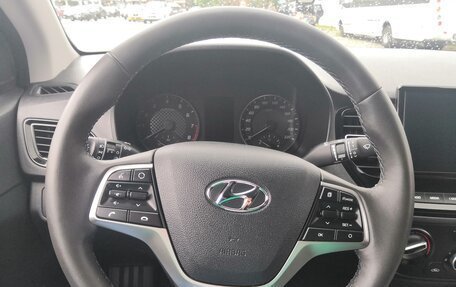 Hyundai Solaris II рестайлинг, 2022 год, 2 000 000 рублей, 10 фотография