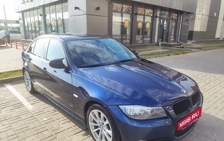 BMW 3 серия, 2011 год, 1 000 000 рублей, 2 фотография