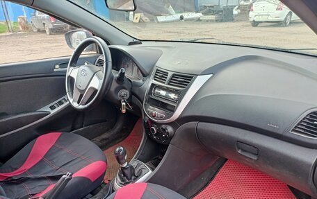 Hyundai Solaris II рестайлинг, 2011 год, 597 000 рублей, 10 фотография