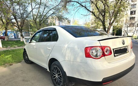 Volkswagen Jetta VI, 2010 год, 740 000 рублей, 3 фотография
