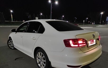 Volkswagen Jetta VI, 2012 год, 880 000 рублей, 2 фотография