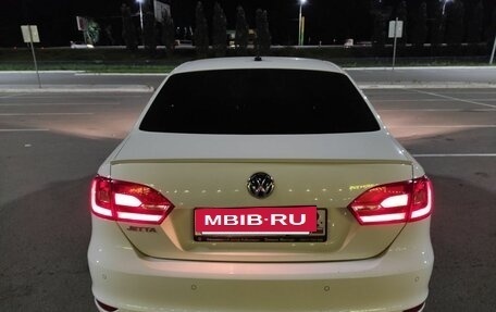 Volkswagen Jetta VI, 2012 год, 880 000 рублей, 3 фотография