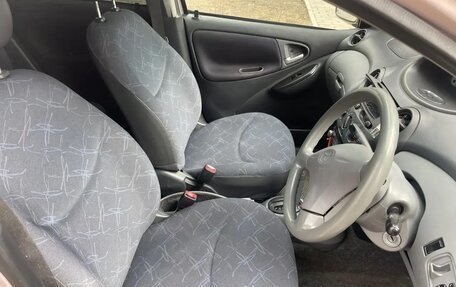 Toyota Vitz, 2001 год, 2 фотография