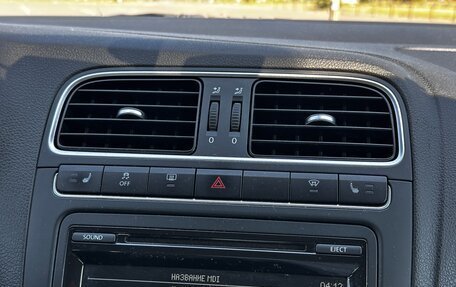 Volkswagen Polo VI (EU Market), 2012 год, 900 000 рублей, 16 фотография