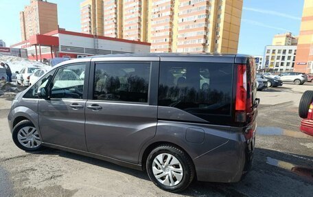Honda Stepwgn IV, 2018 год, 1 850 000 рублей, 3 фотография