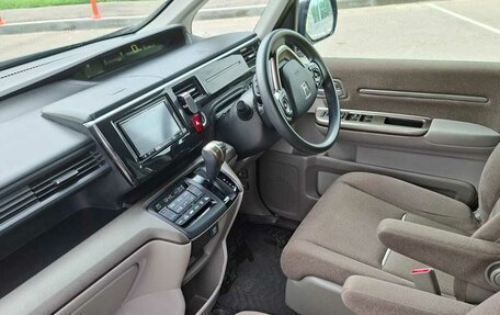 Honda Stepwgn IV, 2018 год, 1 850 000 рублей, 16 фотография