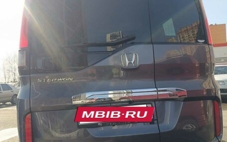 Honda Stepwgn IV, 2018 год, 1 850 000 рублей, 4 фотография