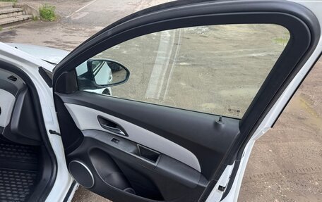 Chevrolet Cruze II, 2011 год, 390 000 рублей, 17 фотография
