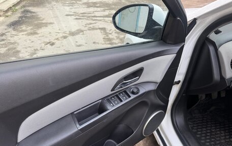 Chevrolet Cruze II, 2011 год, 390 000 рублей, 24 фотография