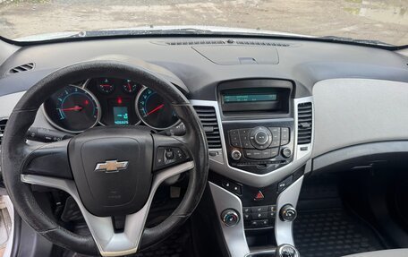 Chevrolet Cruze II, 2011 год, 390 000 рублей, 27 фотография
