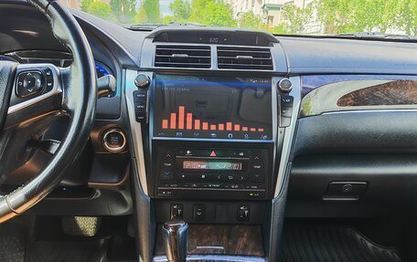 Toyota Camry, 2017 год, 2 300 000 рублей, 7 фотография