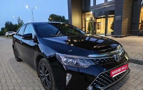 Toyota Camry, 2017 год, 2 300 000 рублей, 3 фотография