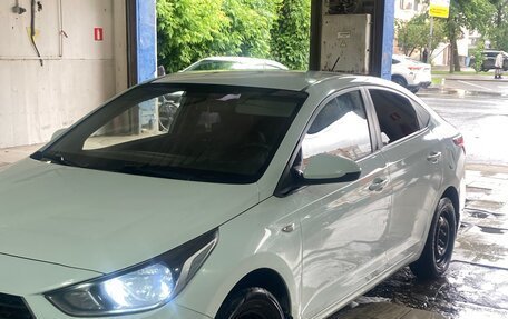 Hyundai Solaris II рестайлинг, 2018 год, 630 000 рублей, 5 фотография