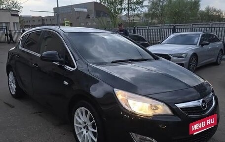 Opel Astra J, 2011 год, 750 000 рублей, 2 фотография