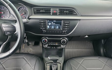 KIA Rio IV, 2018 год, 1 100 000 рублей, 8 фотография