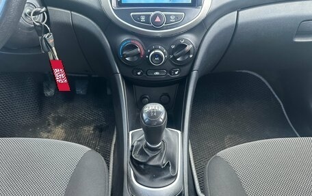 Hyundai Solaris II рестайлинг, 2012 год, 657 000 рублей, 11 фотография
