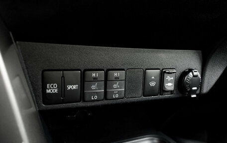 Toyota RAV4, 2017 год, 2 385 000 рублей, 21 фотография