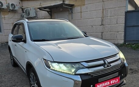 Mitsubishi Outlander III рестайлинг 3, 2016 год, 1 750 000 рублей, 1 фотография