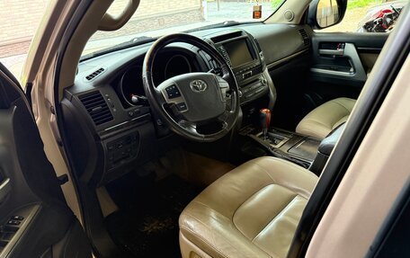 Toyota Land Cruiser 200, 2009 год, 3 300 000 рублей, 9 фотография