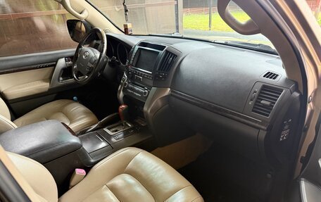 Toyota Land Cruiser 200, 2009 год, 3 300 000 рублей, 10 фотография