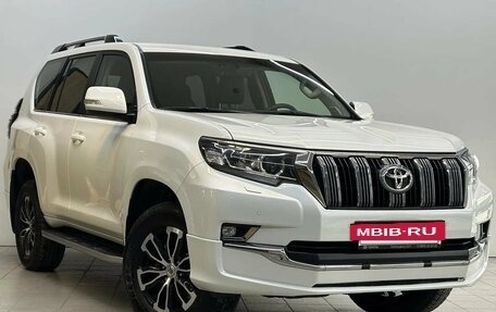 Toyota Land Cruiser Prado 150 рестайлинг 2, 2019 год, 5 998 000 рублей, 3 фотография