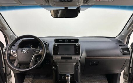 Toyota Land Cruiser Prado 150 рестайлинг 2, 2019 год, 5 998 000 рублей, 9 фотография
