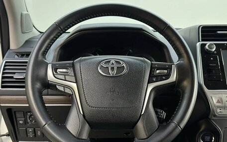 Toyota Land Cruiser Prado 150 рестайлинг 2, 2019 год, 5 998 000 рублей, 11 фотография