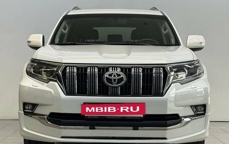 Toyota Land Cruiser Prado 150 рестайлинг 2, 2019 год, 5 998 000 рублей, 2 фотография