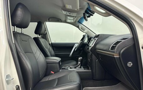 Toyota Land Cruiser Prado 150 рестайлинг 2, 2019 год, 5 998 000 рублей, 24 фотография