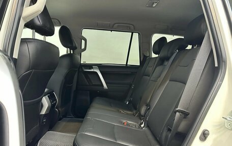 Toyota Land Cruiser Prado 150 рестайлинг 2, 2019 год, 5 998 000 рублей, 25 фотография