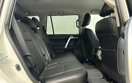 Toyota Land Cruiser Prado 150 рестайлинг 2, 2019 год, 5 998 000 рублей, 28 фотография
