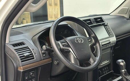 Toyota Land Cruiser Prado 150 рестайлинг 2, 2019 год, 5 998 000 рублей, 22 фотография