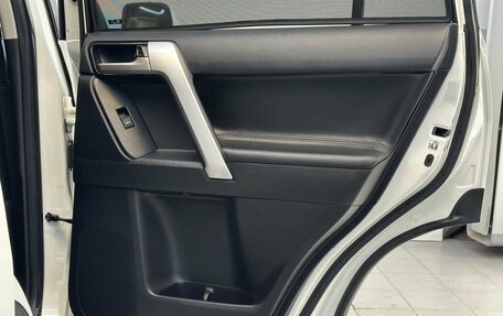 Toyota Land Cruiser Prado 150 рестайлинг 2, 2019 год, 5 998 000 рублей, 34 фотография