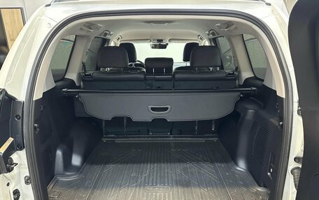 Toyota Land Cruiser Prado 150 рестайлинг 2, 2019 год, 5 998 000 рублей, 36 фотография